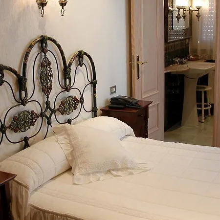 Hotel Julia 2*