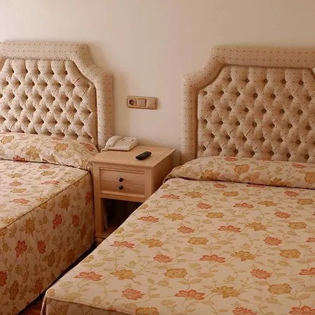 Julia Hotel 2*