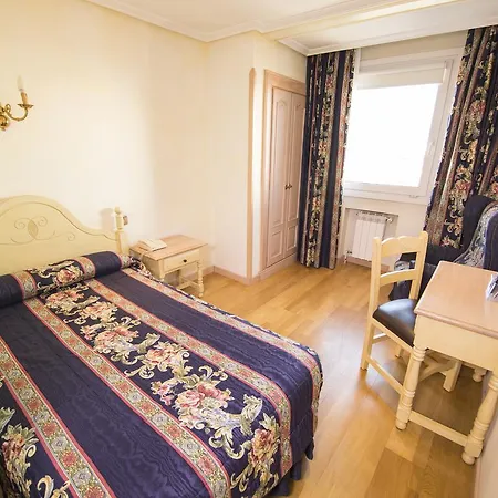 Julia Hotel