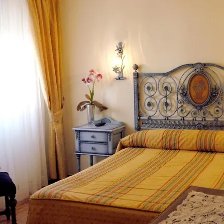 Julia 2* Aranda de Duero